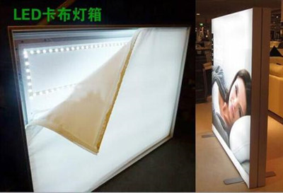 成都广告香蕉视频一级片的颜色起着关键作用